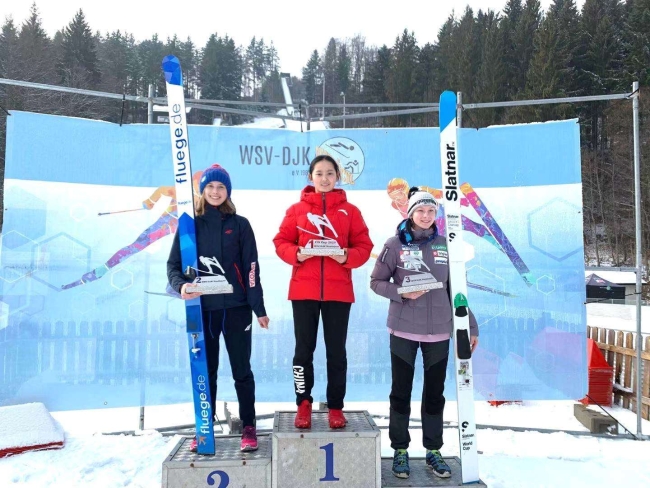 王椋瑶2020年FIS国际雪联积分赛德国站冠军.jpg